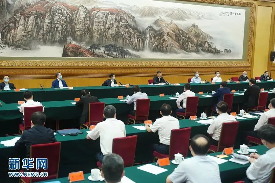 周育先加入企业家座谈会：要弘扬企业家精神，，，，勇于立异，，，，施展好央企的龙头刊行动用