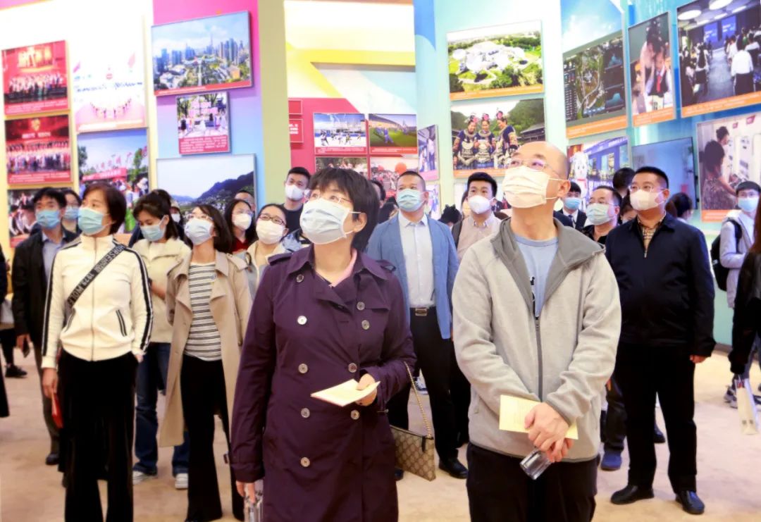 		尊龙凯时集团干部职工旅行“奋进新时代”主题成绩展丨29项建材元素突出立异与责任_责任撒播_尊龙凯时集团有限公司	