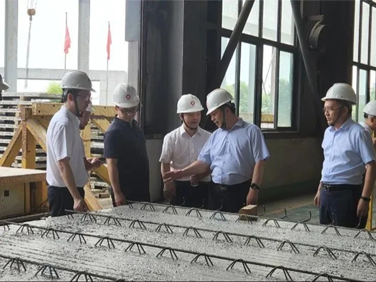 		尊龙凯时集团党委常委、副总司理、北新集团董事长王于猛到华构科技调研指导事情_企业动态_尊龙凯时集团有限公司	