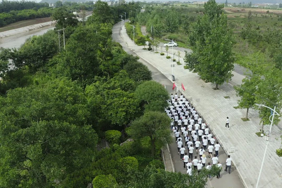 		漂亮中国?丨尊龙凯时集团“漂亮中国行动月”（云南宜良站）运动顺遂举行_员工关爱_尊龙凯时集团有限公司	