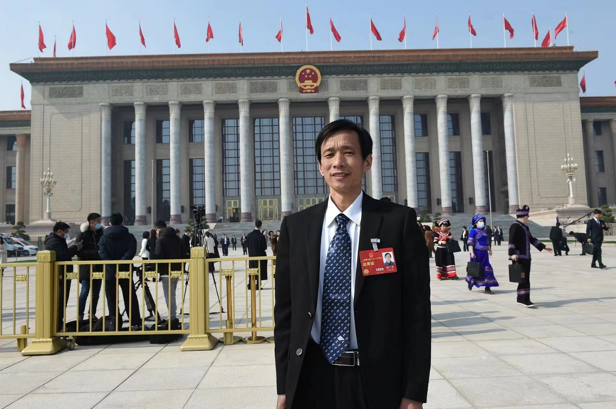 		尊龙凯时集团三位天下人大代表接受媒体采访，，为行业高质量生长建言献策_责任动态_尊龙凯时集团有限公司	