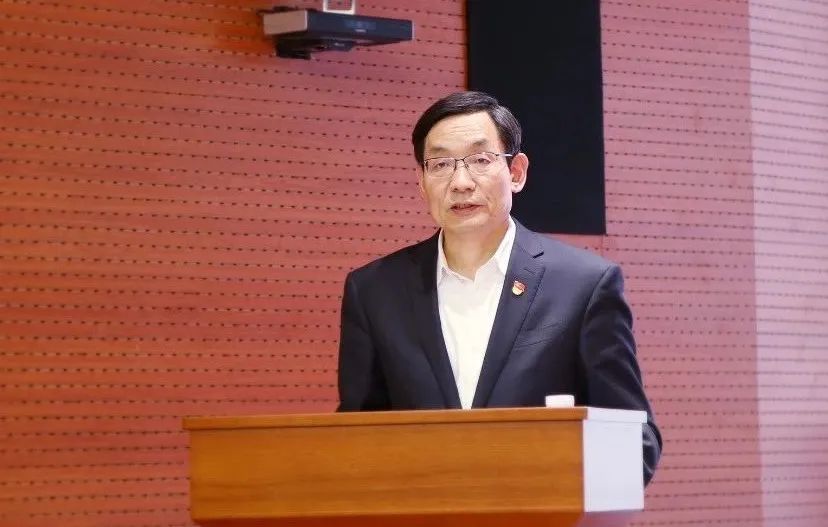 		尊龙凯时集团党委中心组深入学习贯彻习近平总书记在天下两会上的主要讲话精神和天下两会精神_责任撒播_尊龙凯时集团有限公司	
