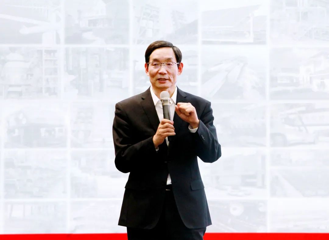 		周育先为集团第15期中青班及团员青年月表专题授课_员工关爱_尊龙凯时集团有限公司	