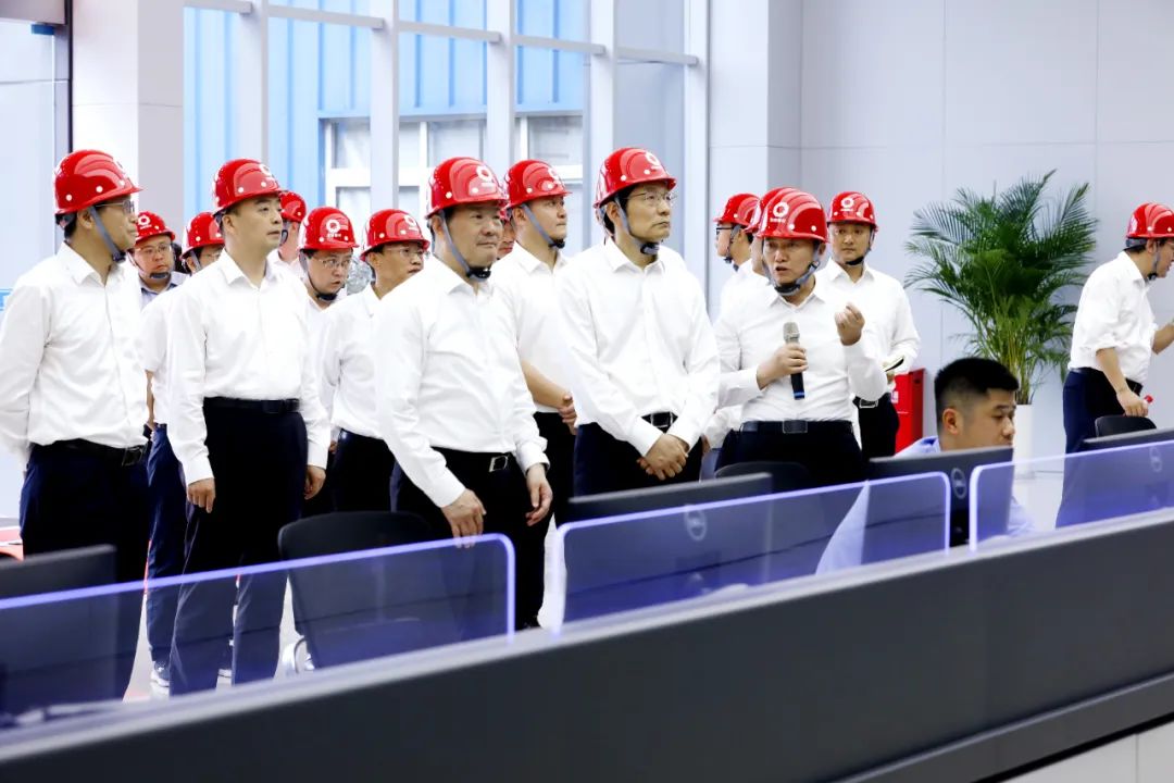 		周育先受邀加入2023天下动力电池大会并调研集团在宜宾企业_责任撒播_尊龙凯时集团有限公司	