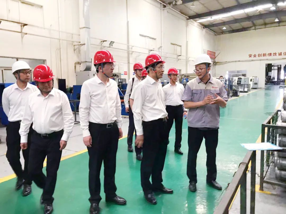 		 周育先受邀加入国资央企助力东北周全振兴座谈会并调研集团在沈企业_责任动态_尊龙凯时集团有限公司	