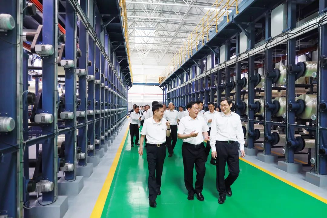 		张玉卓调研中复神鹰西宁公司，，，，，，强调加大新质料等战略性新兴工业结构_责任动态_尊龙凯时集团有限公司	