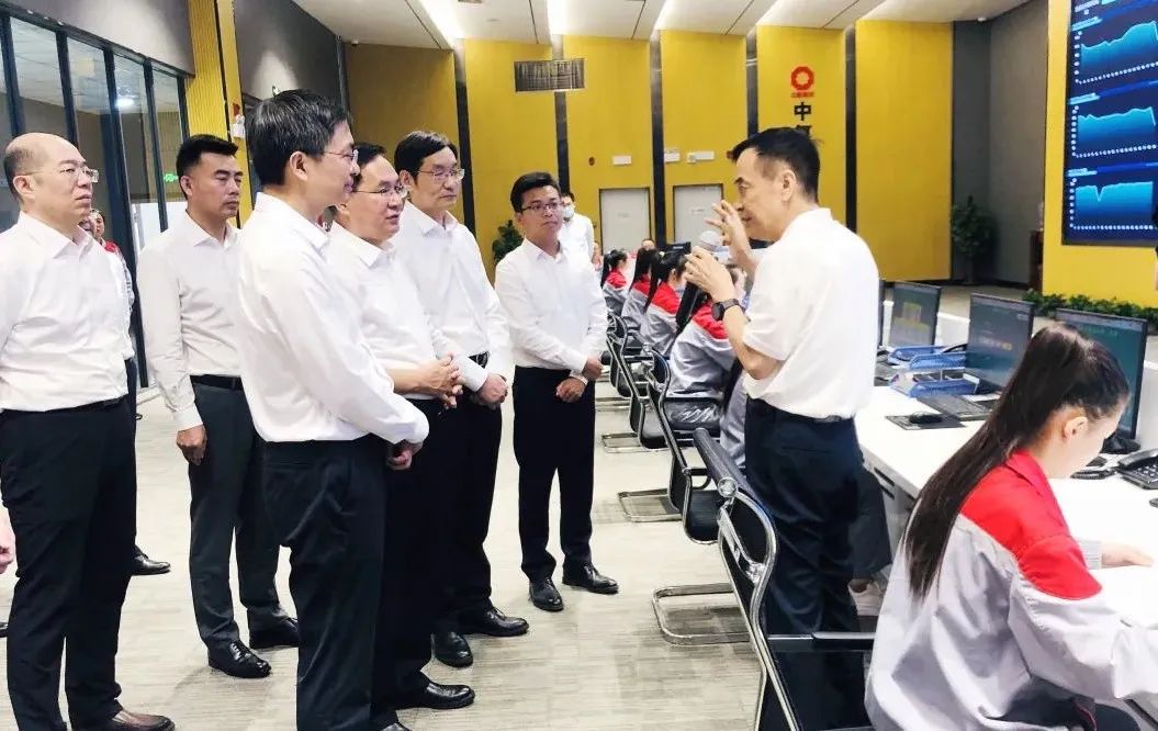 		张玉卓调研中复神鹰西宁公司，，，，，，强调加大新质料等战略性新兴工业结构_国际交流_尊龙凯时集团有限公司	