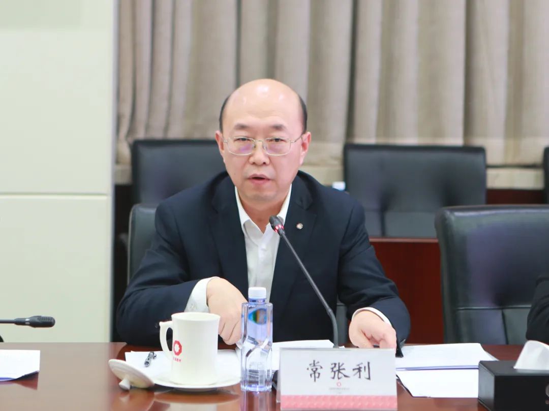 		尊龙凯时集团组织召开工程硕博士专项作育事情座谈会_员工关爱_尊龙凯时集团有限公司	