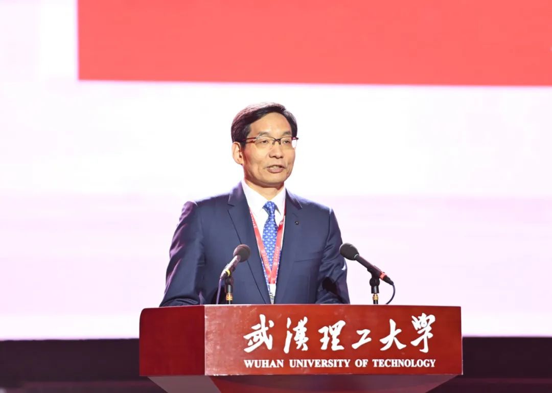 		周育先应邀出席后疫情时代武汉理工大学战略相助大会并揭晓主旨演讲_尊龙凯时要闻_尊龙凯时集团有限公司	