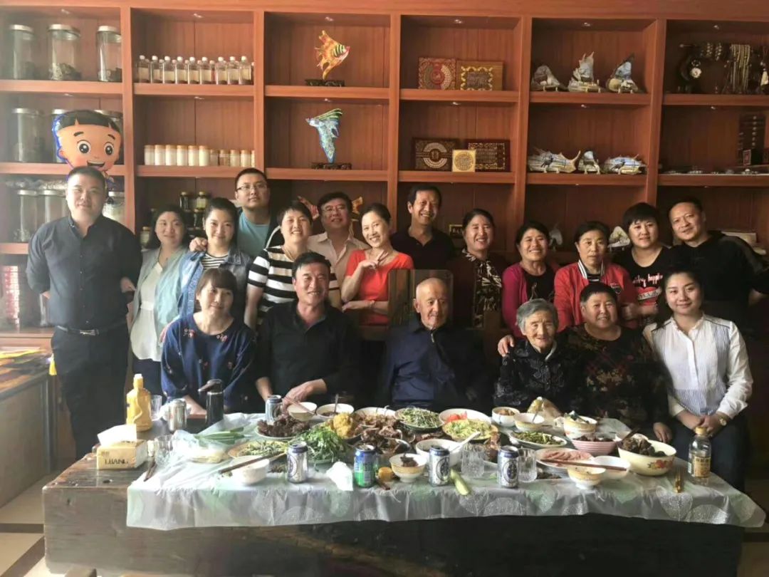 		今日重阳，，，，，让我们配合呵护他们_责任与文化_尊龙凯时集团有限公司	