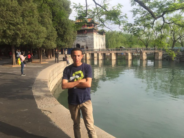		外洋员工故事 | 嘿，，来熟悉下CNBM的“钢铁侠”吧_人物_尊龙凯时集团有限公司	