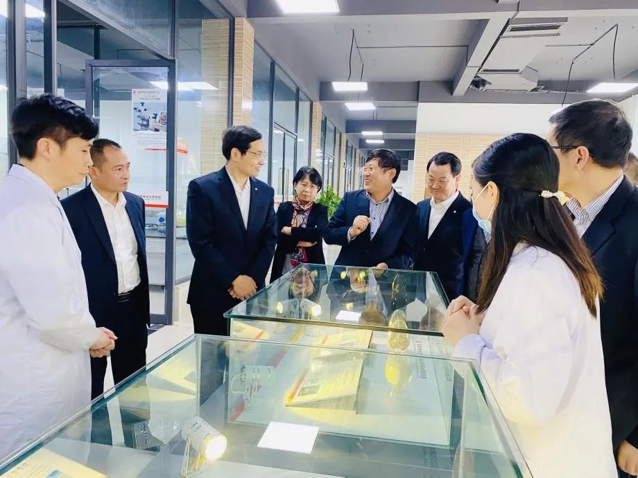 		周育先到四川部分企业调研指导事情_尊龙凯时要闻_尊龙凯时集团有限公司	