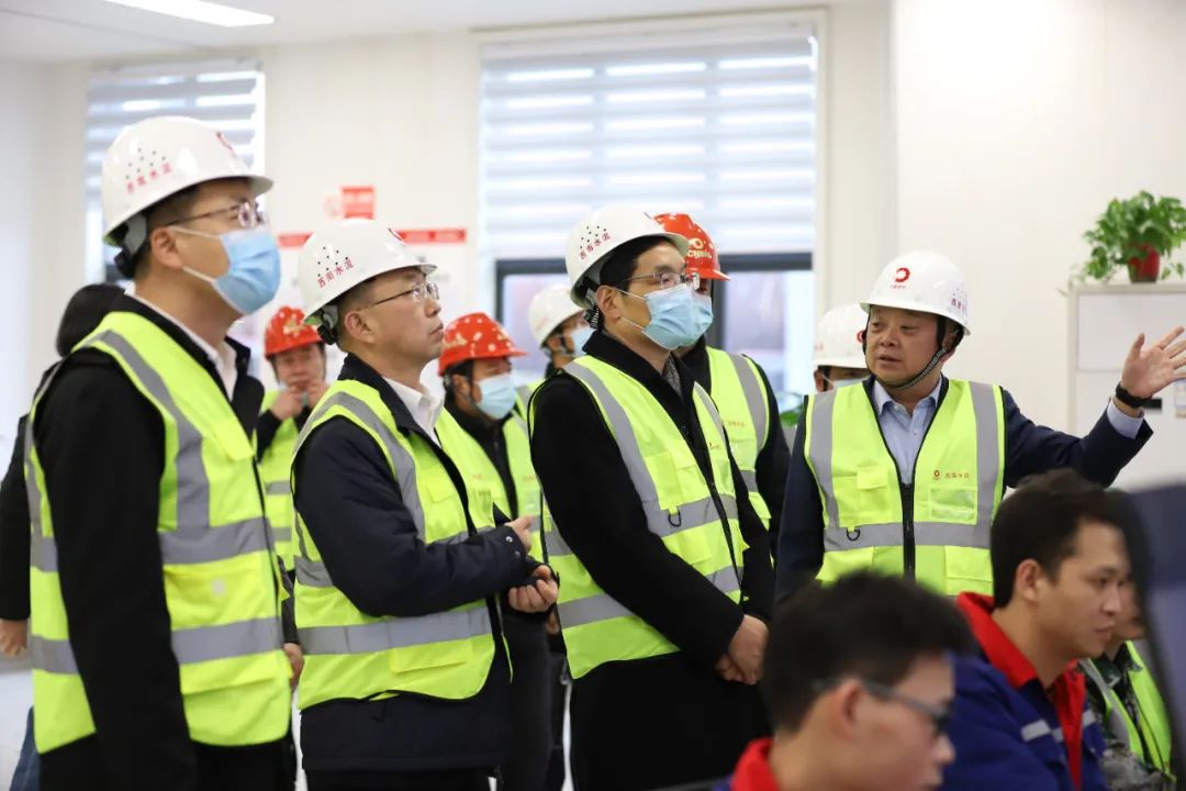 		周育先受邀出席2020年央企助力贵州生长大会并调研部分在黔企业_尊龙凯时要闻_尊龙凯时集团有限公司	