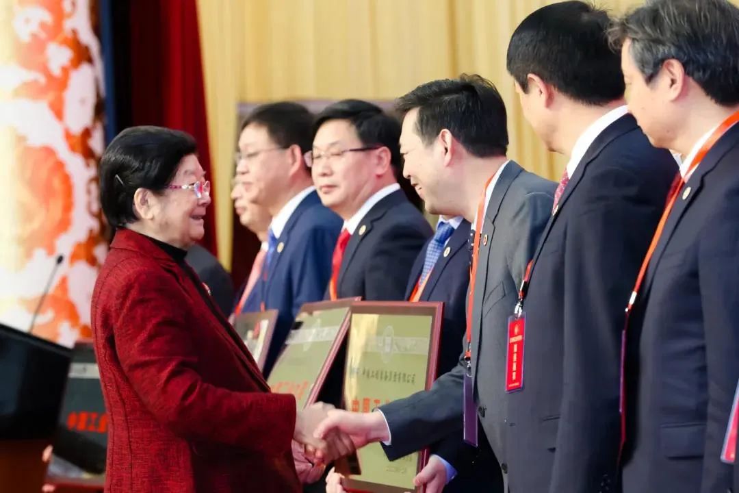 		重磅！尊龙凯时集团再获“中国工业大奖”_市场绩效_尊龙凯时集团有限公司	