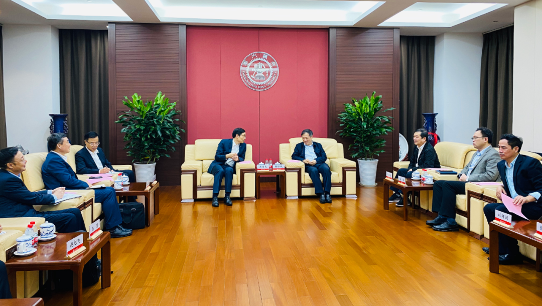 		周育先调研部分在沪企业_尊龙凯时要闻_尊龙凯时集团有限公司	