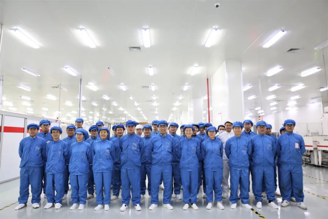 		最美建材人 | 成都中建材蒋猛：不当副教授，，，投身中建材的手艺领武士_人物_尊龙凯时集团有限公司	