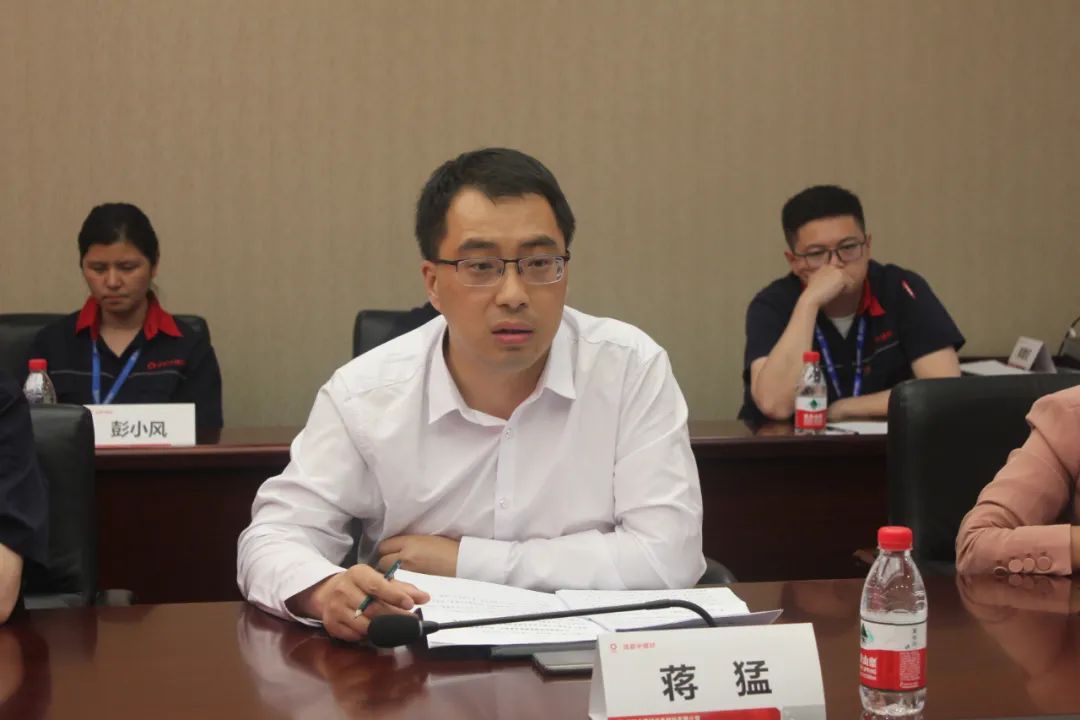 		最美建材人 | 成都中建材蒋猛：不当副教授，，，投身中建材的手艺领武士_人物_尊龙凯时集团有限公司	