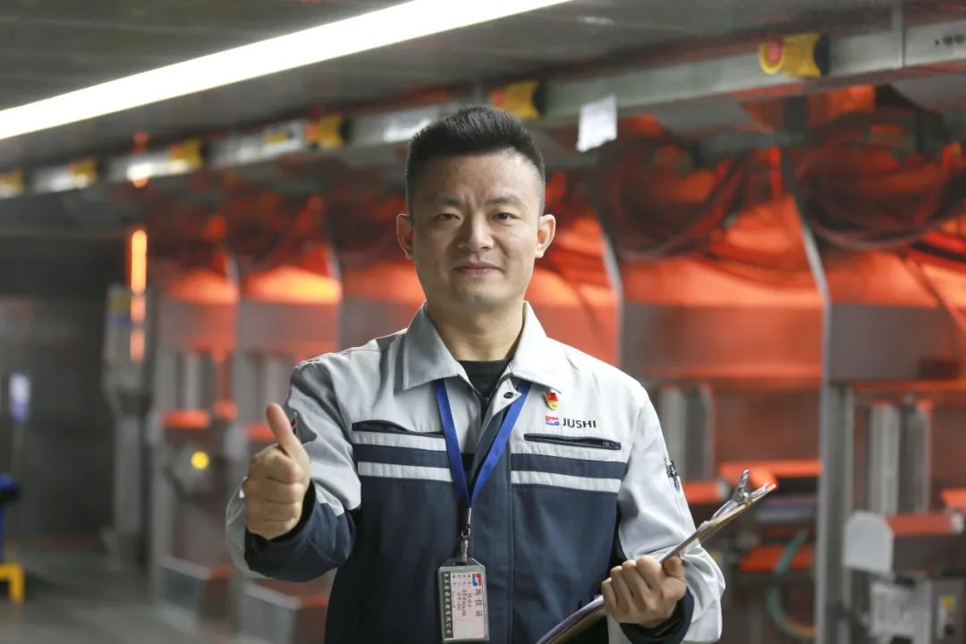		最美建材人 | 中国巨石张绍志：坚守通俗的“仔细人”_人物_尊龙凯时集团有限公司	