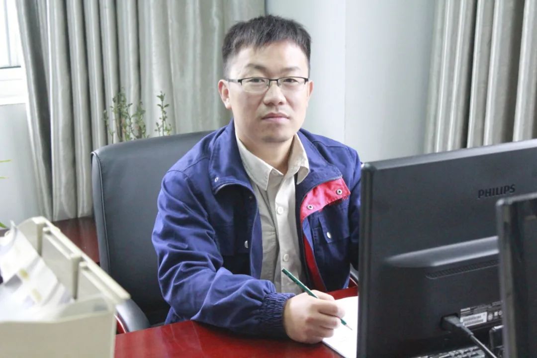 		最美建材人 |中复丽宝第杨凯：善于解决问题的“多面手”_人物_尊龙凯时集团有限公司	