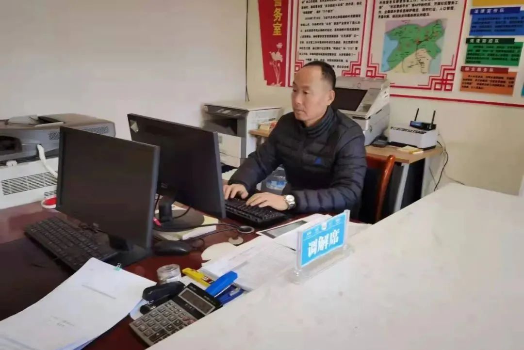 		最美建材人 | 咸阳陶瓷院雷先锋:心系黎民冷暖 助力墟落振兴的“第一书记”_人物_尊龙凯时集团有限公司	