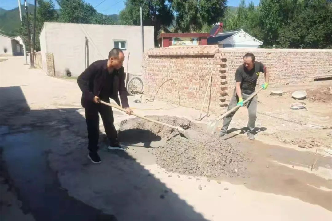 		最美建材人 | 咸阳陶瓷院雷先锋:心系黎民冷暖 助力墟落振兴的“第一书记”_人物_尊龙凯时集团有限公司	