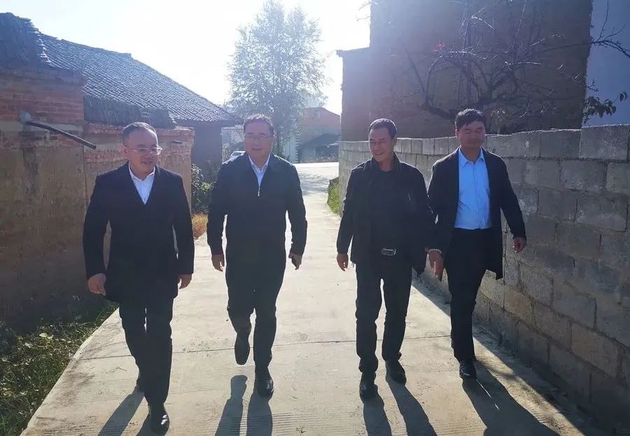 		斯人已逝去 精神长明亮——记继续有为、一心一意的好干部马明亮同志_人物_尊龙凯时集团有限公司	