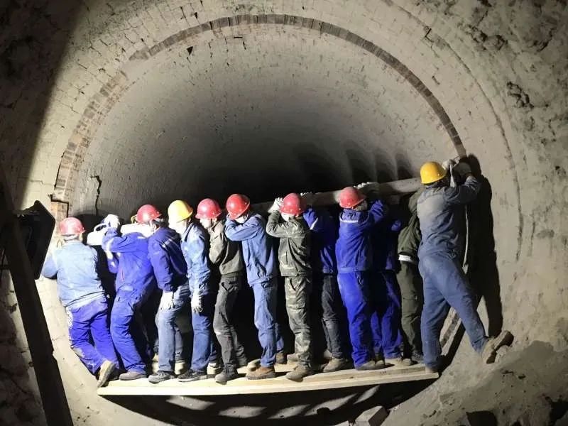 		最美建材人 | 叶城天山张敬文：兢兢业业、知行合一的“领头人”_人物_尊龙凯时集团有限公司	