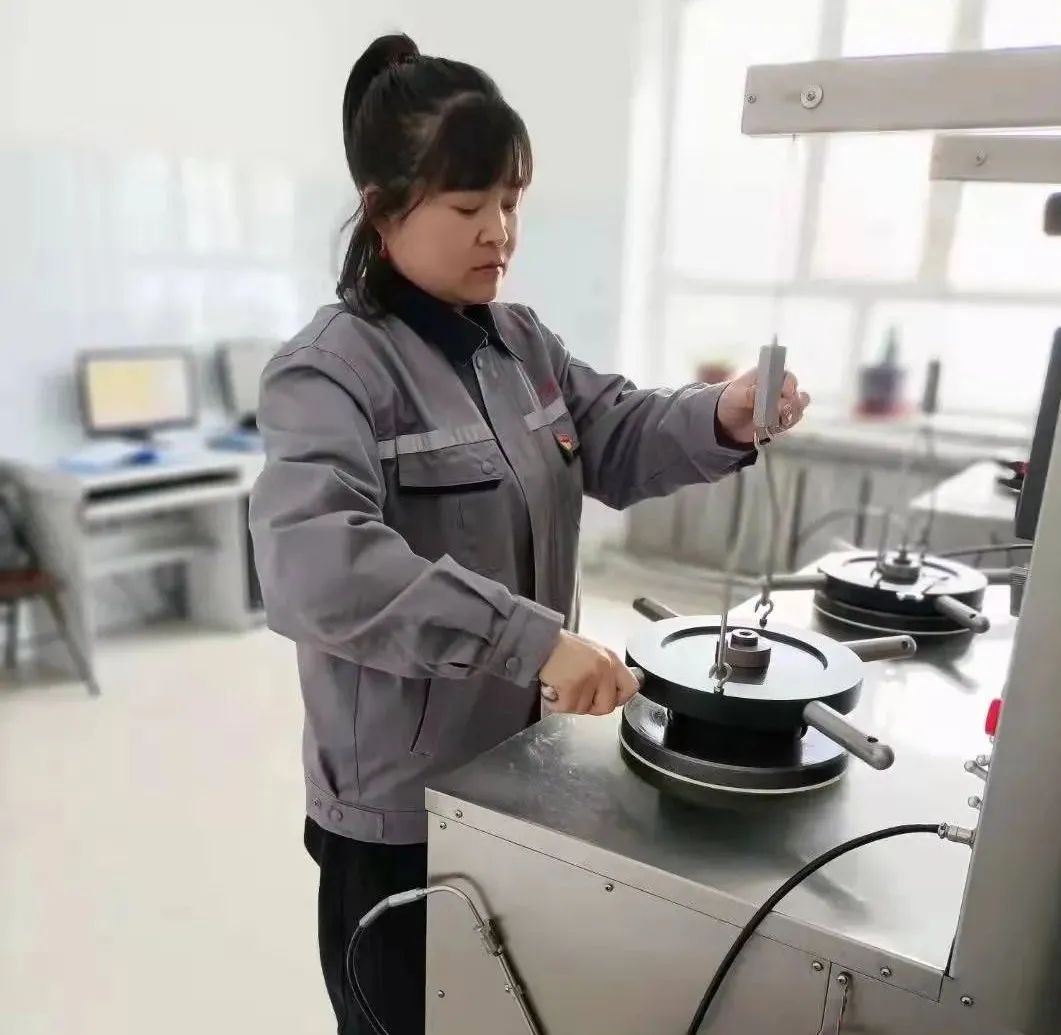 		最美建材人 | 北方水泥孙艳梅：雷厉盛行、坚贞坚决的“铿锵玫瑰”_人物_尊龙凯时集团有限公司	
