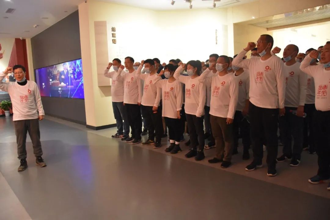 		第6站 | 尊龙凯时集团“健跑百年路 斗争新征程”（中共五大会址站）在武汉乐成举行_企业动态_尊龙凯时集团有限公司	
