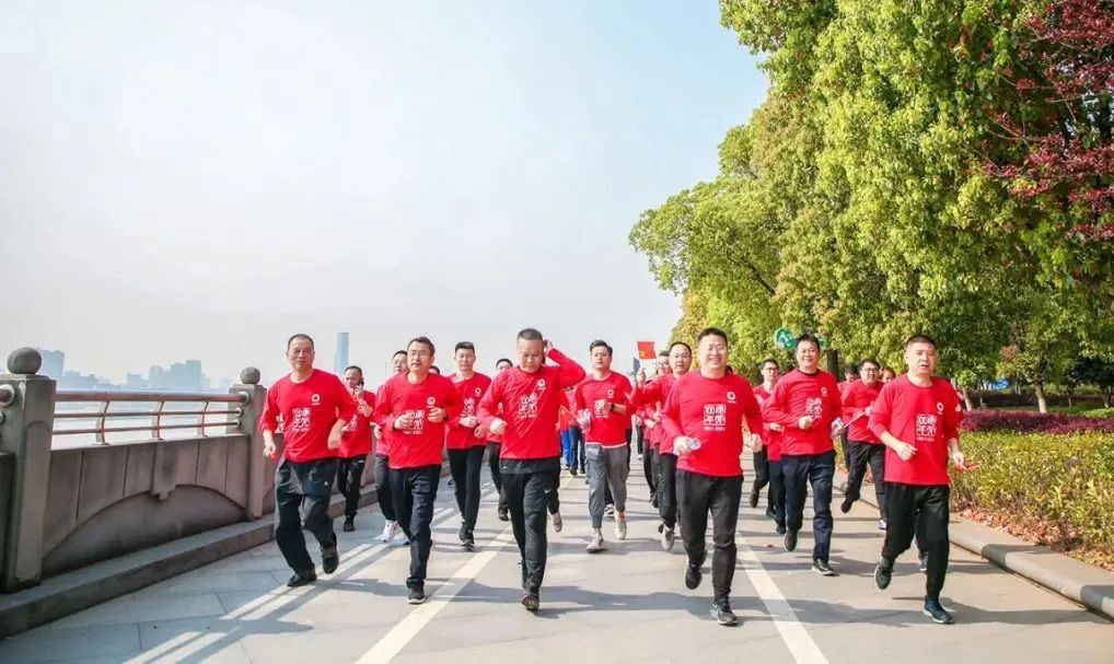 		第7站 | 尊龙凯时集团“健跑百年路 斗争新征程”（南昌站）运动乐成举行_企业动态_尊龙凯时集团有限公司	