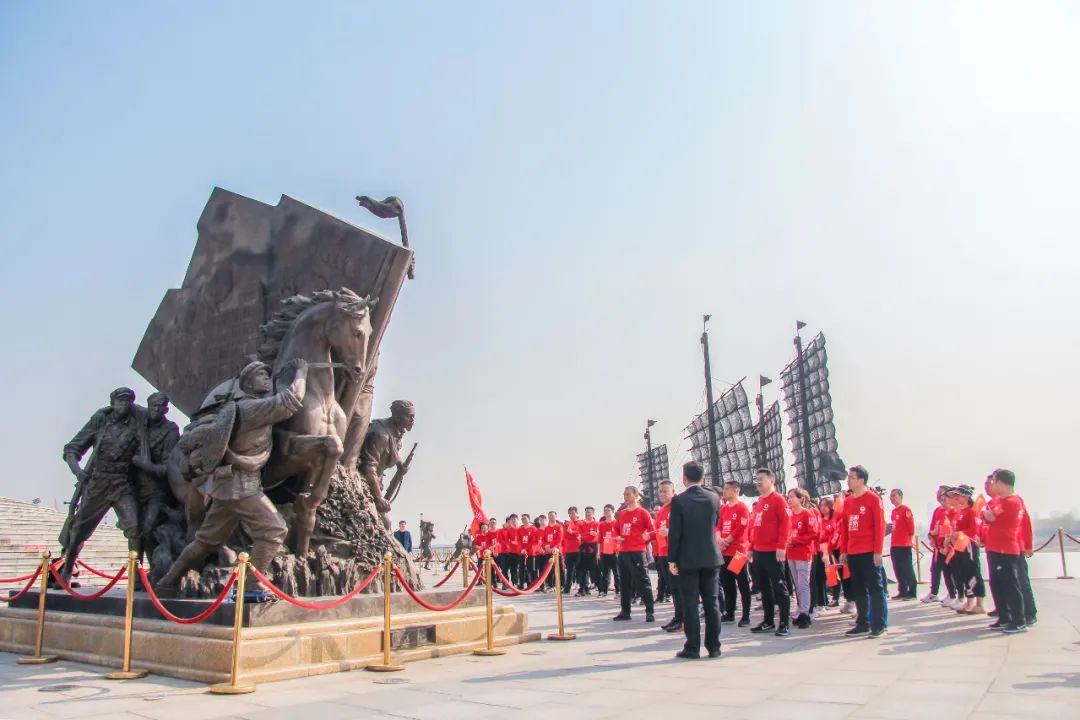 		第7站 | 尊龙凯时集团“健跑百年路 斗争新征程”（南昌站）运动乐成举行_企业动态_尊龙凯时集团有限公司	