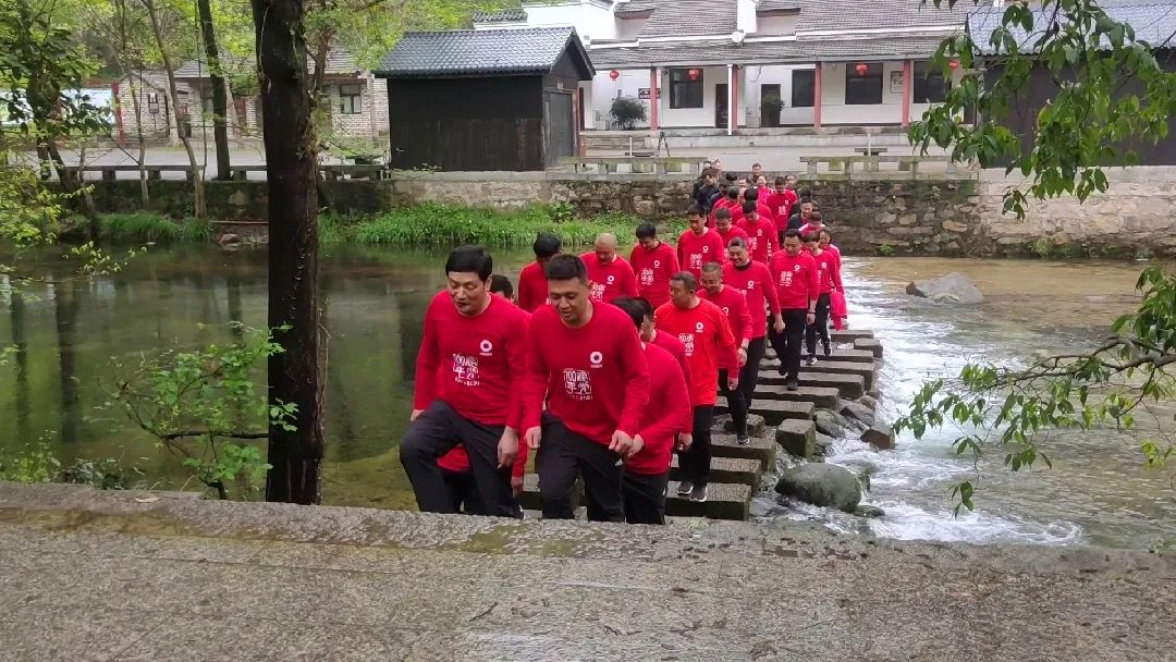 		第14站 | 尊龙凯时集团“健跑百年路 斗争新征程”（大别山革命纪念地站）在河南乐成举行_企业动态_尊龙凯时集团有限公司	