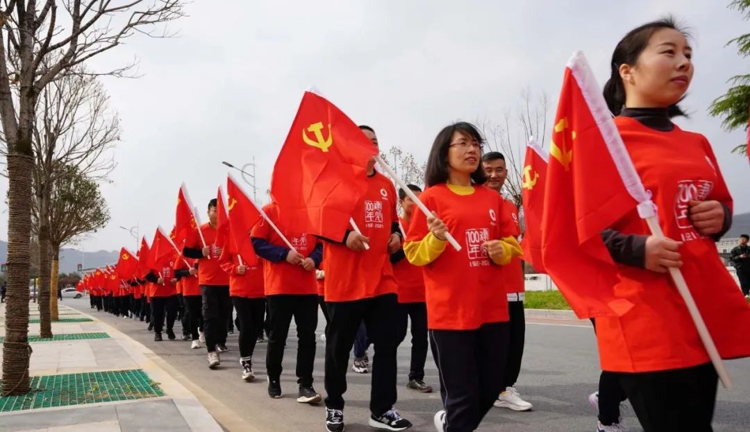 		第17站 | 尊龙凯时集团“健跑百年路 斗争新征程”（两当叛乱纪念馆站）在陇南顺遂举行_企业动态_尊龙凯时集团有限公司	