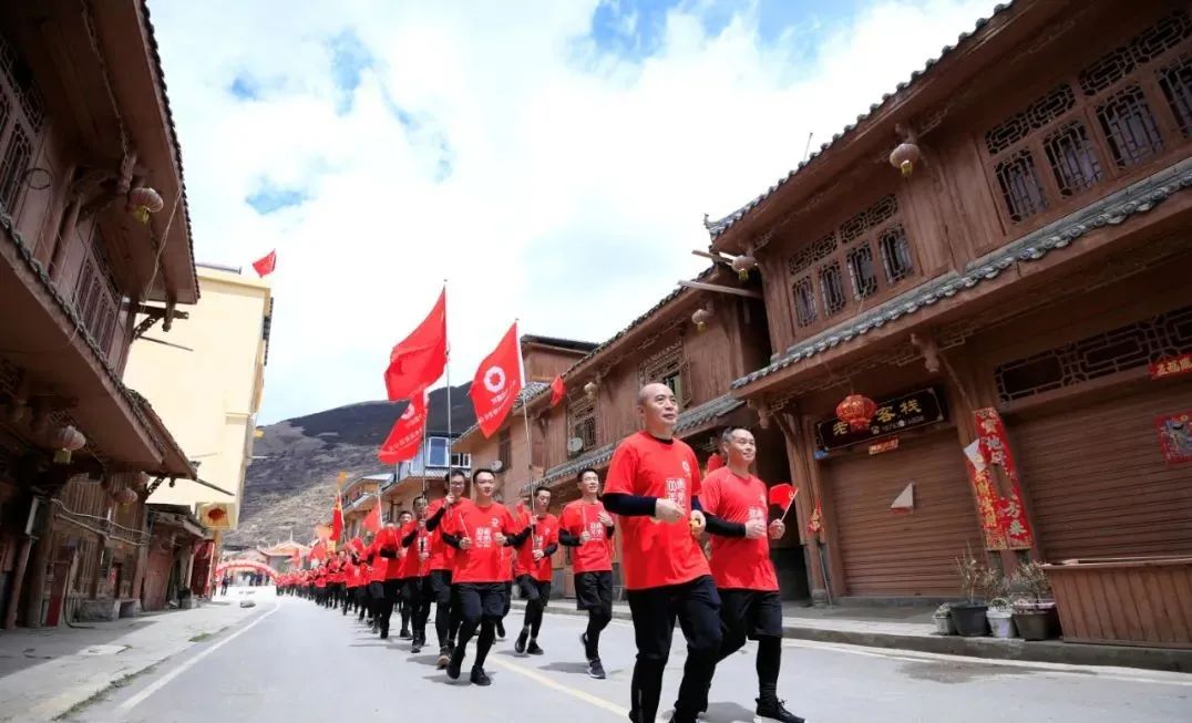 		第33站 | 尊龙凯时集团“健跑百年路 斗争新征程”（两河口站）运动在四川阿坝州顺遂举行_企业动态_尊龙凯时集团有限公司	