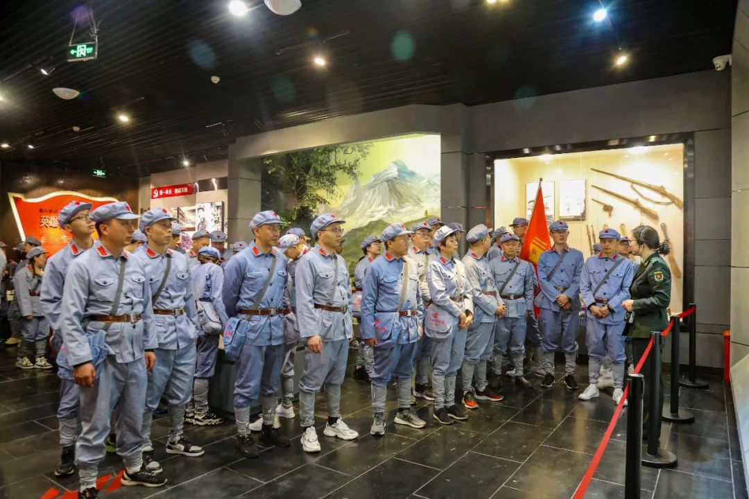 		第34站 | 尊龙凯时集团“健跑百年路 斗争新征程”（红军长征翻越夹金山站）运动乐成举行_企业动态_尊龙凯时集团有限公司	