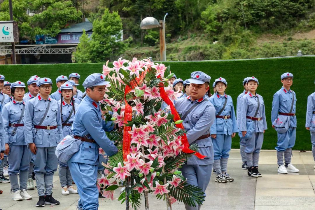 		第34站 | 尊龙凯时集团“健跑百年路 斗争新征程”（红军长征翻越夹金山站）运动乐成举行_企业动态_尊龙凯时集团有限公司	