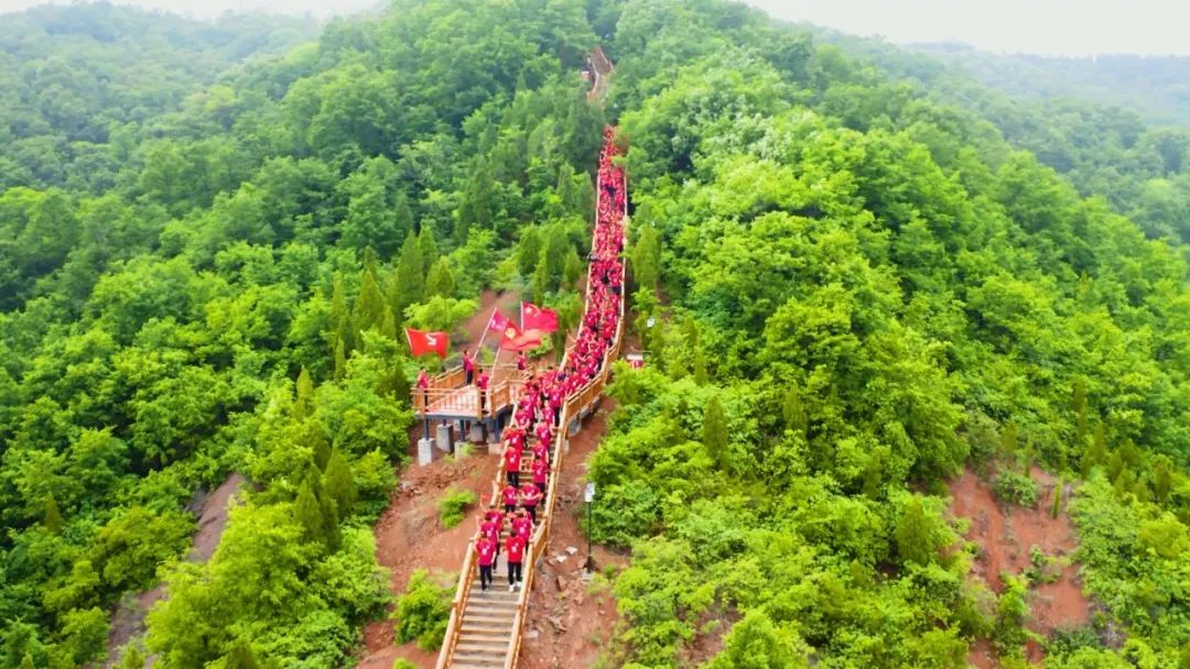 		第59站 | 尊龙凯时集团“健跑百年路 斗争新征程”（愚公移山精神发祥地站）运动在河南济源顺遂举行_企业动态_尊龙凯时集团有限公司	