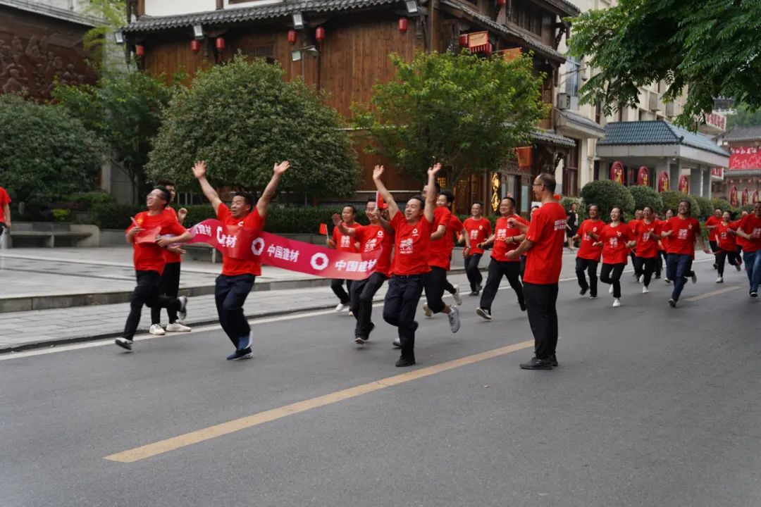 		第64站 | 尊龙凯时集团“健跑百年路 斗争新征程”（宜路陆游击大队纪念馆站）运动在云南宜良乐成举行_企业动态_尊龙凯时集团有限公司	