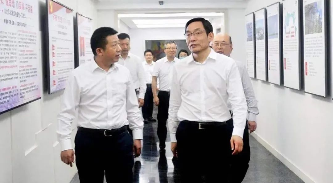 		周育先一行会见招商局集团_尊龙凯时要闻_尊龙凯时集团有限公司	