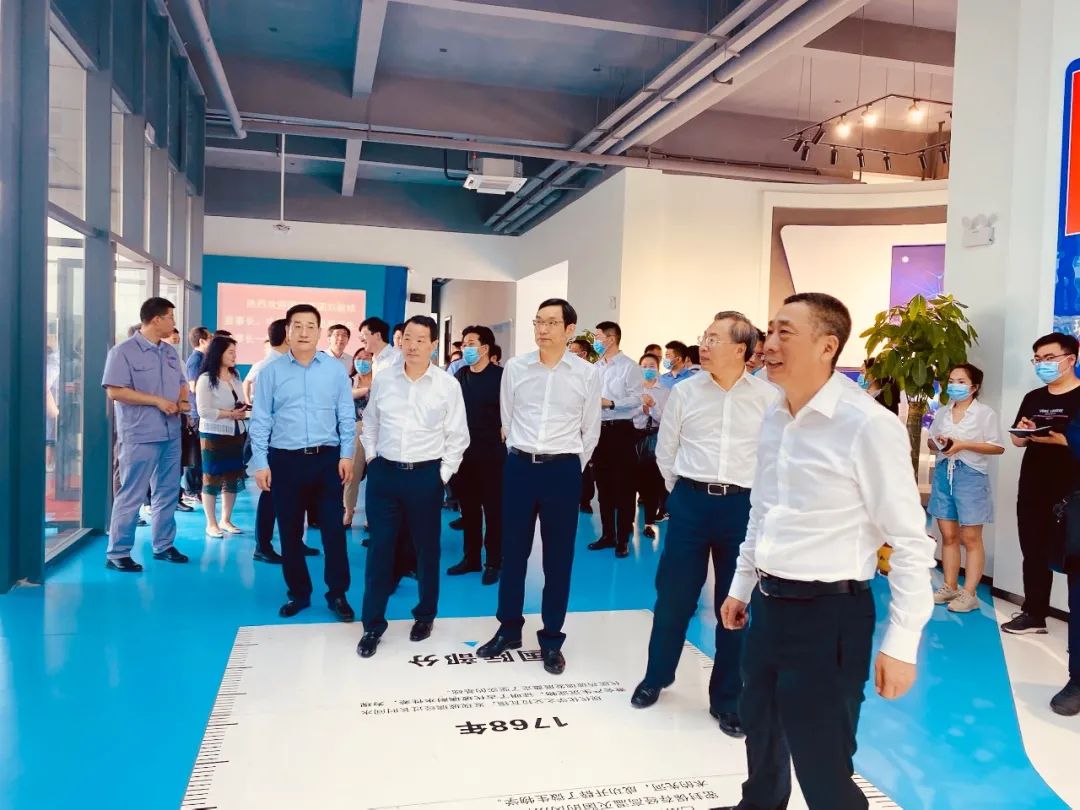 		周育先陪同刘敬桢调研凯盛君恒药玻_幻灯片_尊龙凯时集团有限公司	