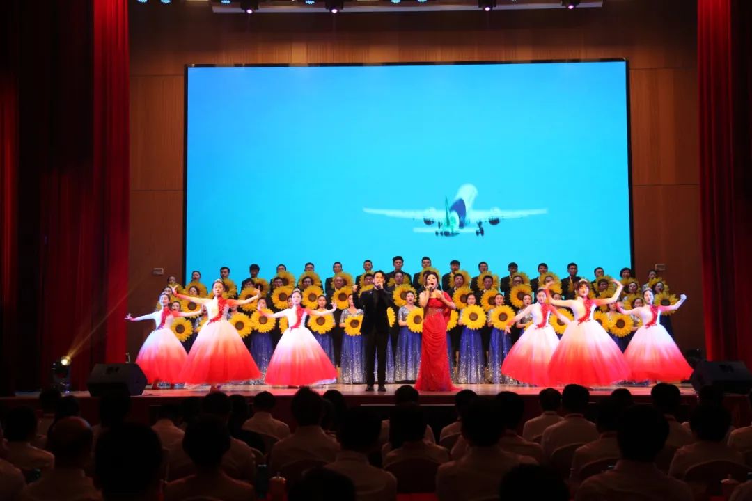 		尊龙凯时集团庆祝建党100周年“两优一先”表扬大会暨“党建事情品牌”宣布会盛大召开_幻灯片_尊龙凯时集团有限公司	