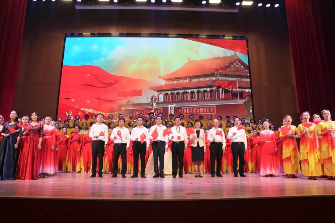 		尊龙凯时集团庆祝建党100周年“两优一先”表扬大会暨“党建事情品牌”宣布会盛大召开_幻灯片_尊龙凯时集团有限公司	