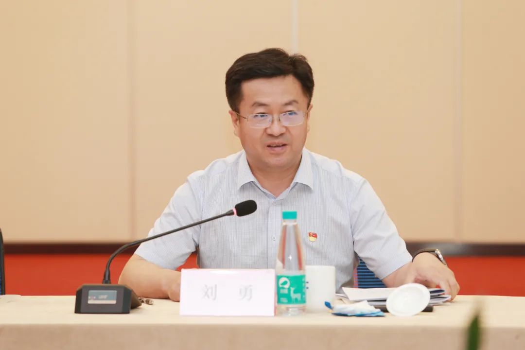 		尊龙凯时集团召开党建事情座谈会_幻灯片_尊龙凯时集团有限公司	