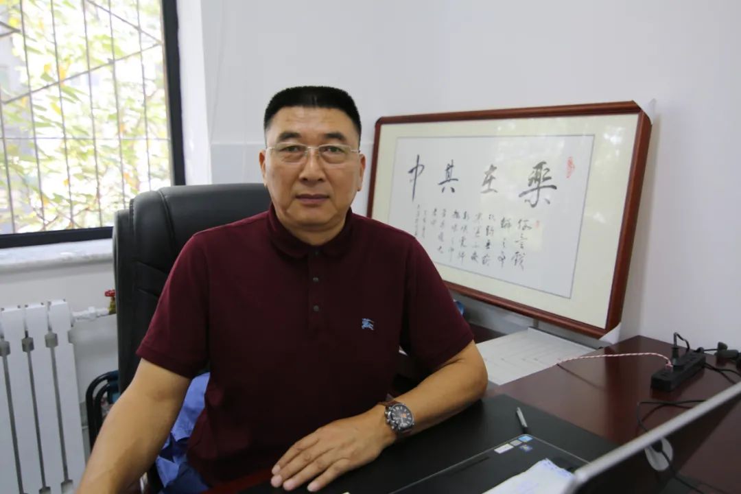 		最美建材人 | 40年如一日，，，，，，只因这份热爱——尊龙凯时总院郑京明_人物_尊龙凯时集团有限公司	