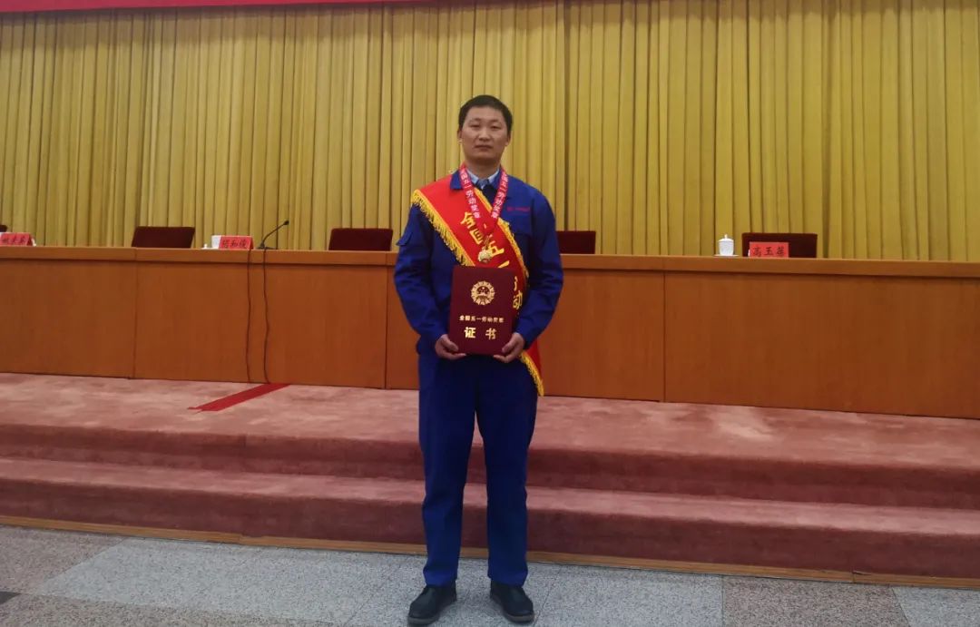		最美建材人 | 南通万达曾国苍：一把焊枪“点亮”绚烂人生_人物_尊龙凯时集团有限公司	