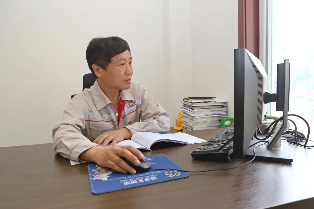 		学习先进模范 | 徐州中联程光新：专心探索党务事情新途径，，，，扎实推动支部建设周全过硬_历史长廊_尊龙凯时集团有限公司	
