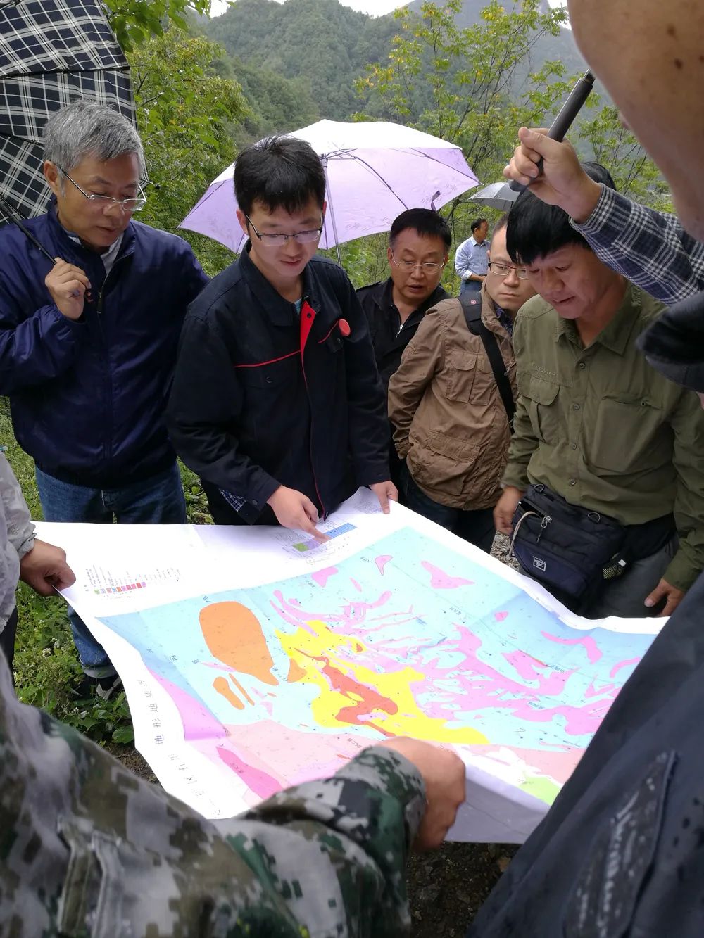 		最美建材人 | 地勘中心四川总队高显忠：扎根野外一线13年 为地勘事业作孝顺_最美建材人_尊龙凯时集团有限公司	