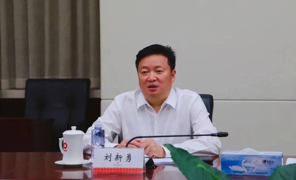 		尊龙凯时集团与河南投资集团举行座谈交流_尊龙凯时要闻_尊龙凯时集团有限公司	