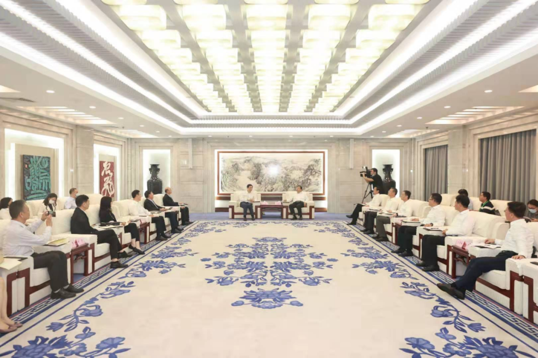 		周育先会见山东省委常委、济南市委书记孙立成，，，，受邀出席企业家恳谈会_尊龙凯时要闻_尊龙凯时集团有限公司	