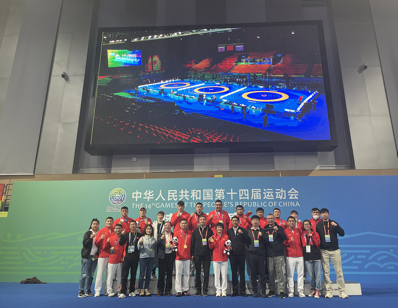 		尊龙凯时所属企业天山女儿荣宁宁全运会自由摔跤夺冠_人物_尊龙凯时集团有限公司	